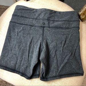 Lululemon boogie shorts size 4